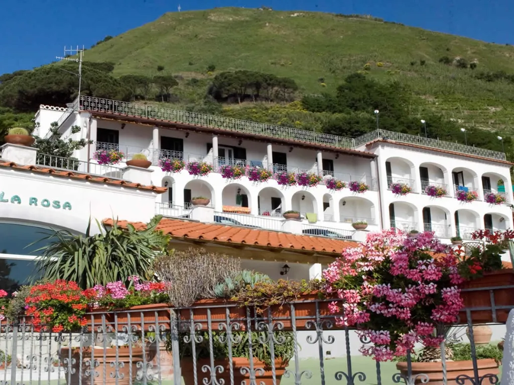 Facciata Hotel La Rosa